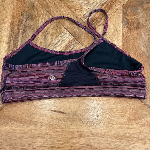 Lululemon sports bra size 12. Mesh and fabric skinny straps - Picture 2 of 5